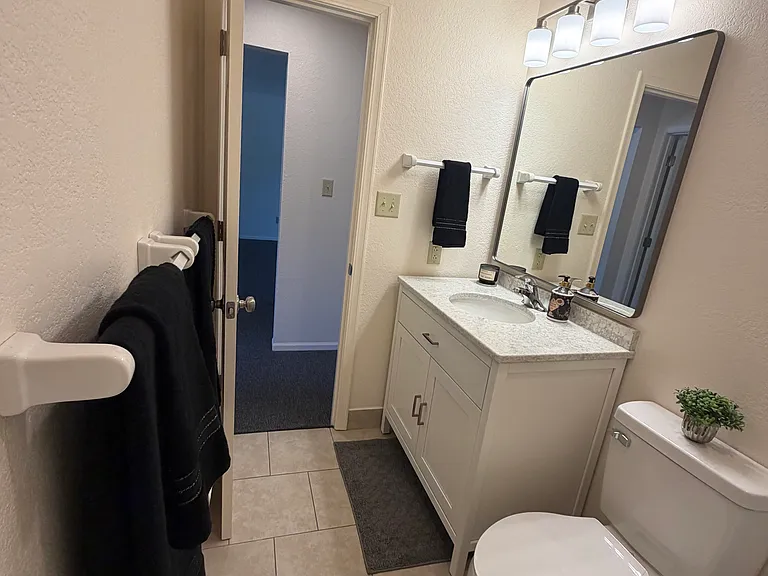 228 NW Waterwheel Ct — Photo 38