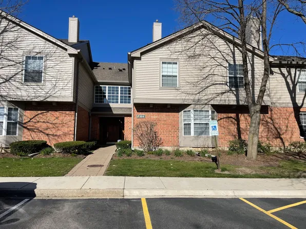 124 White Oak Ct APT 8, Schaumburg, IL 60195