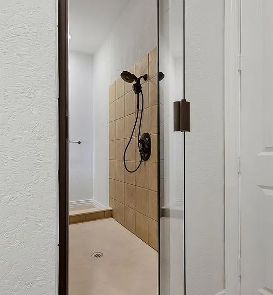 7905 Kickapoo Dr — Photo 21