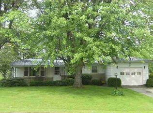 131 Woodland Dr, Hartford City, IN 47348