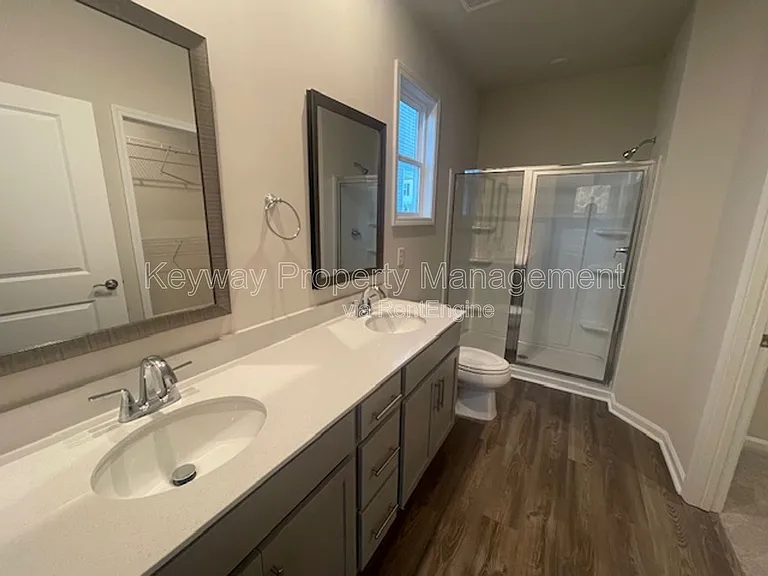 810 Manitou Cir — Photo 10