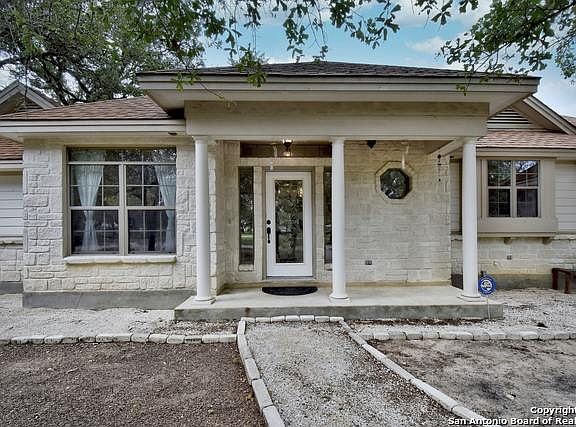 3rd image of 164 Scenic Oak Dr