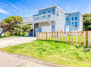 872 N Pacific St, Rockaway Beach, OR 97136
