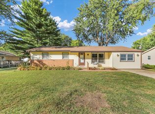 614 E Larmon St, Tolono, IL 61880