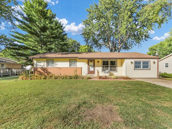 614 E Larmon St, Tolono, IL 61880