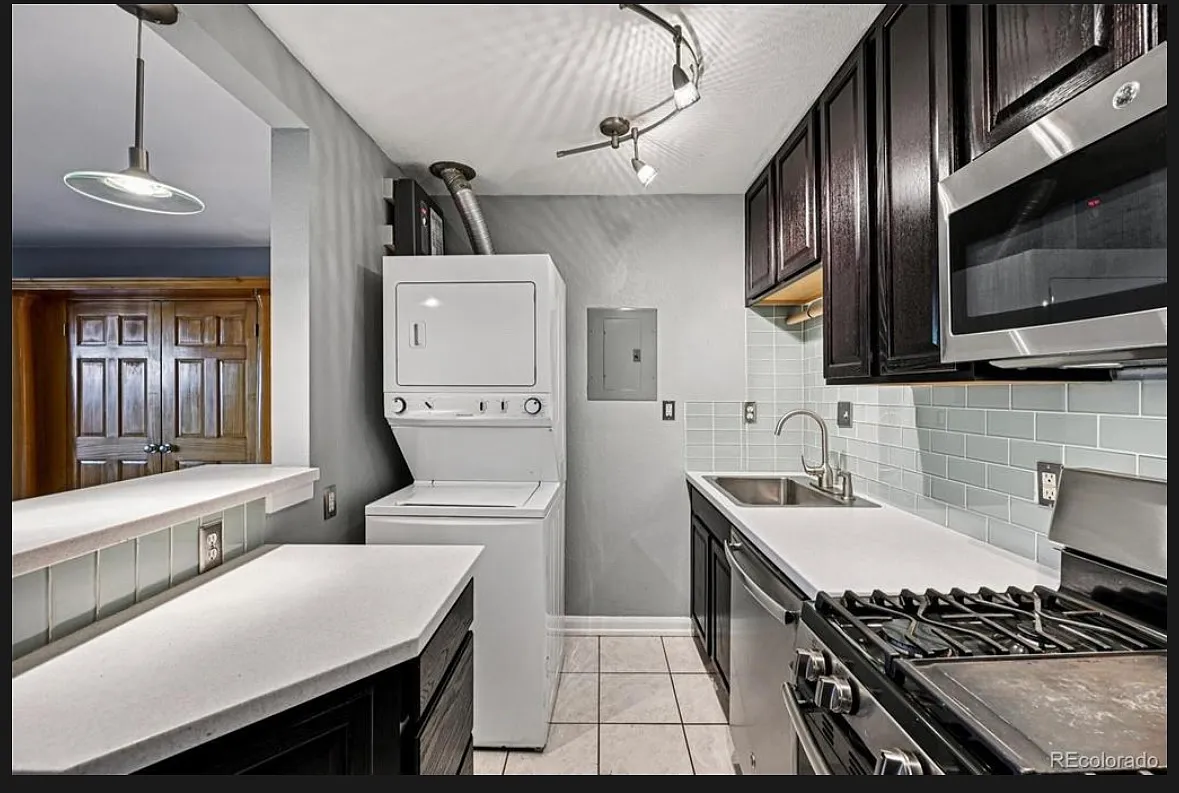 Building Photo - 2438 W 35th Ave #5