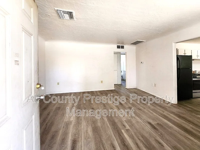 Building Photo - 1915 E Osborn Rd #2