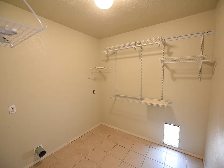 9015 San Leandro Dr — Photo 15