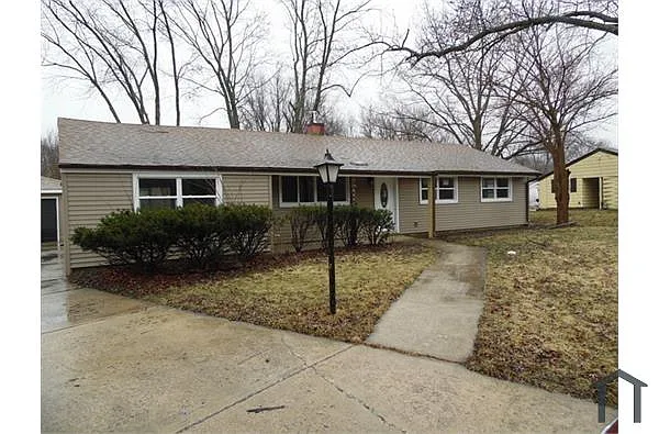 4441 179th St photo 1