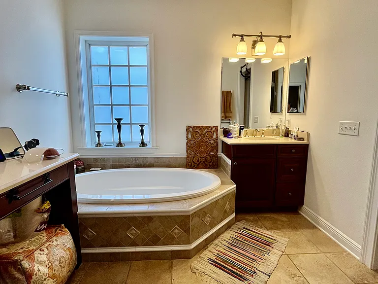222 Thornton Ln — Photo 22