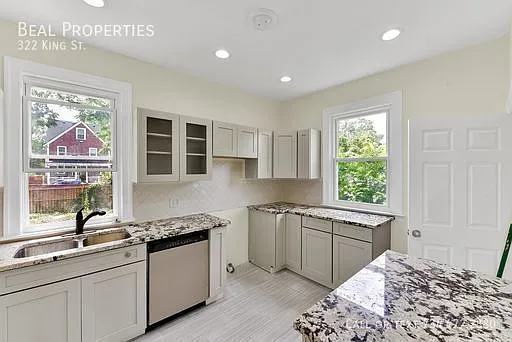 322 King St — Photo 8