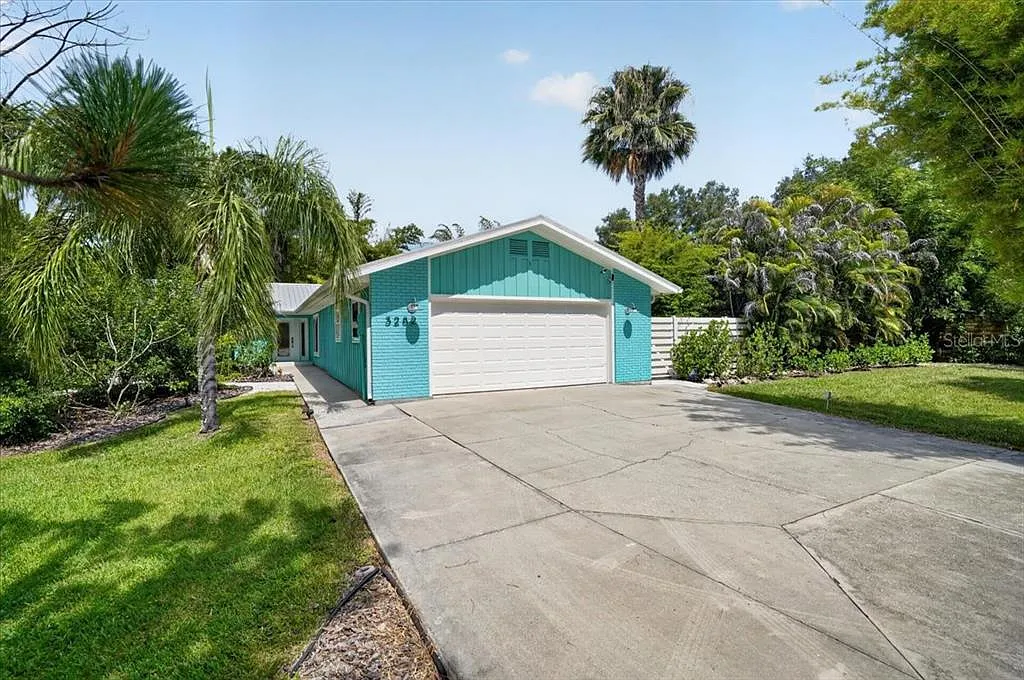 3 bed, 2.0 bath, 2248 sqft, $8,500 — Photo 1