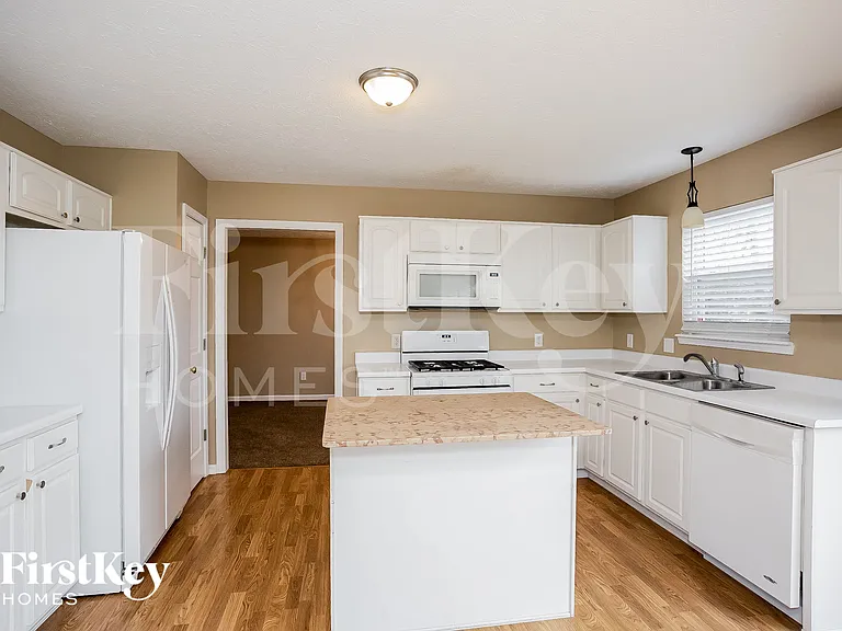 11749 Gatwick View Dr — Photo 7