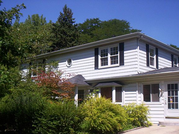 2nd image of 2421 Bradley Pl