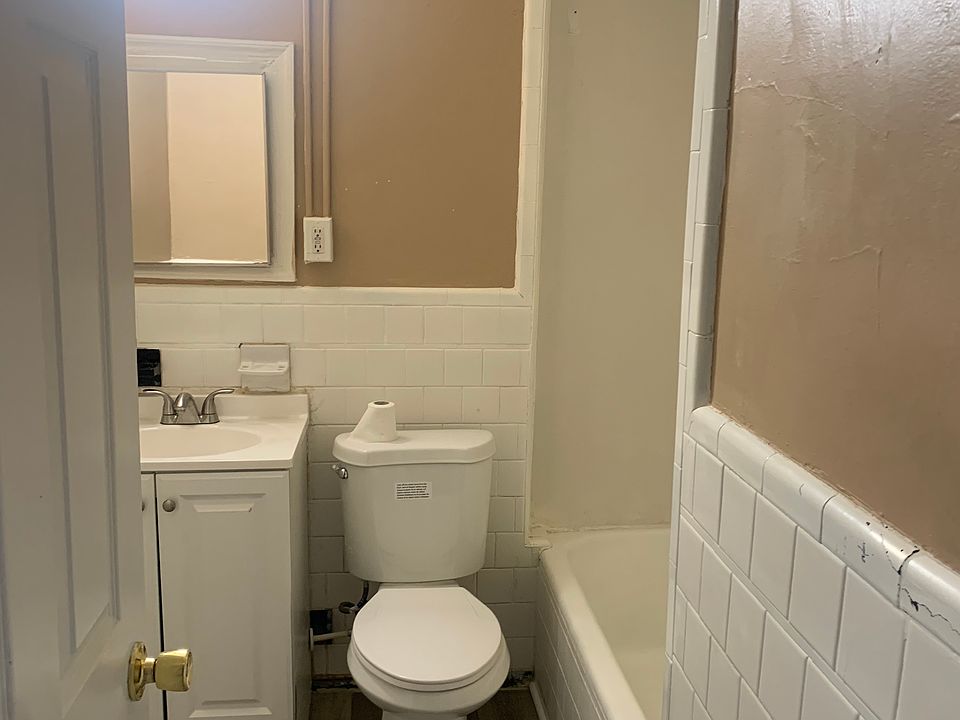 Bathroom - unit 3