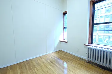 Rented by Urban Real Estate Inc