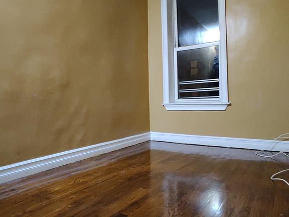 5th image of 1043 College Ave #2