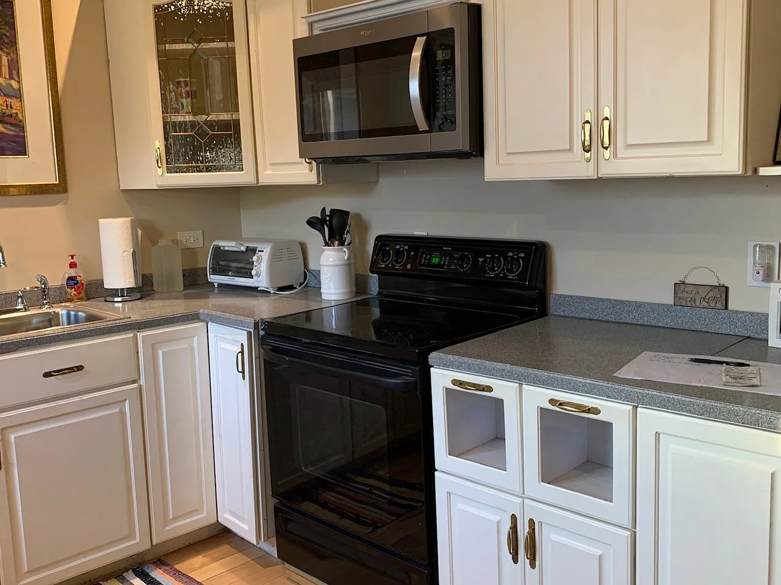 2 bed, 350 sqft, $4,500 — Photo 2