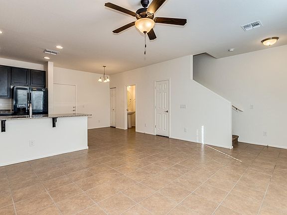 5th image of 125 N Sunvalley Blvd #129