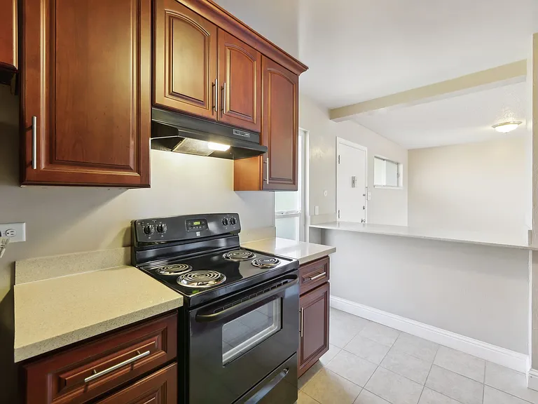 1406 Henry Street — Photo 46