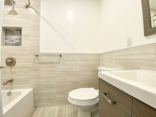 5th image of 1469 Greene Ave #2F