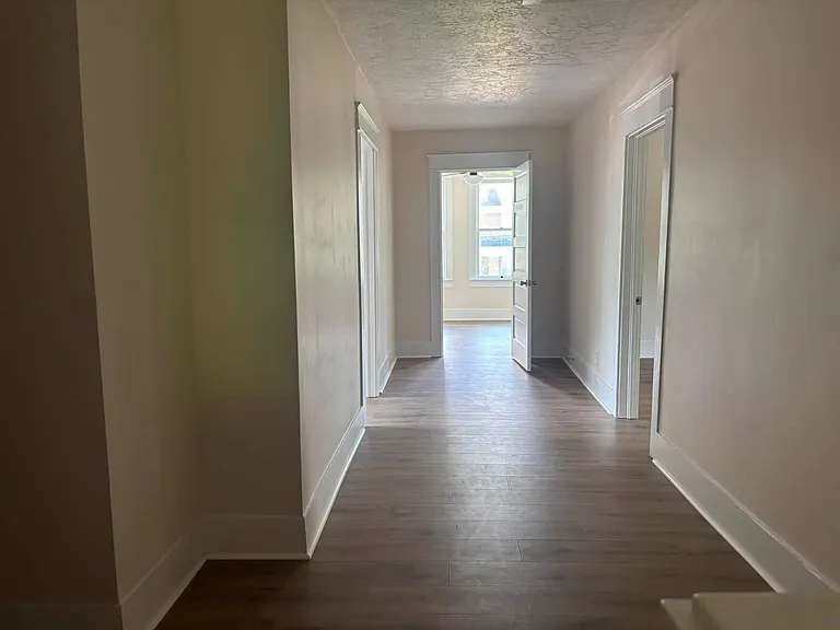 148 Magnolia Ave E — Photo 15