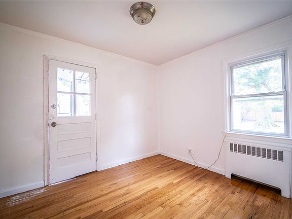 2nd image of 34 Linden Blvd