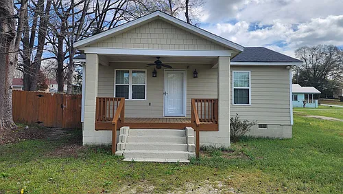2702 N Railroad St Photo 1