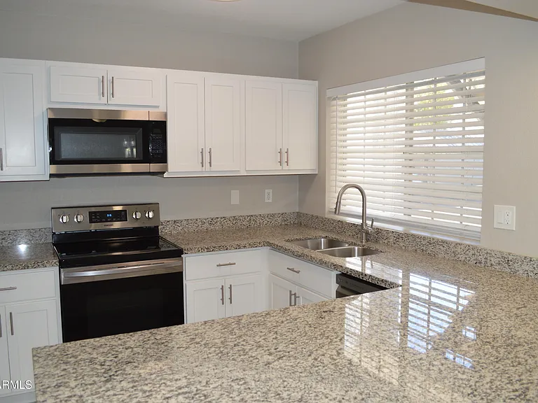 2910 W Marconi Ave #113 — Photo 6
