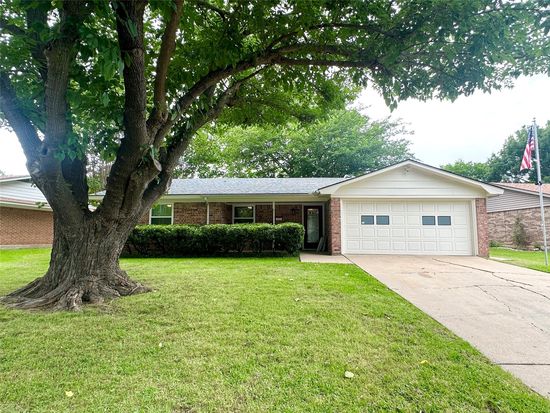 922 S Valentine Dr, Sherman, TX 75090
