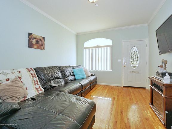5th image of 221 Norway Ave