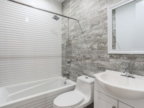 4th image of 900 Flushing Ave #1RR