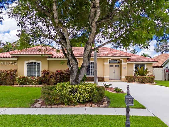 2nd image of 6425 NW 54th St