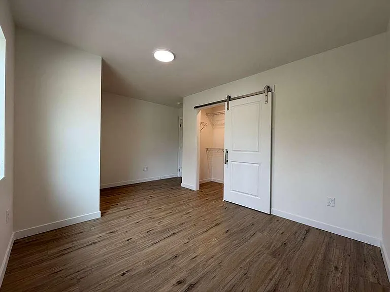 3925 E 32nd Ave #3 — Photo 11