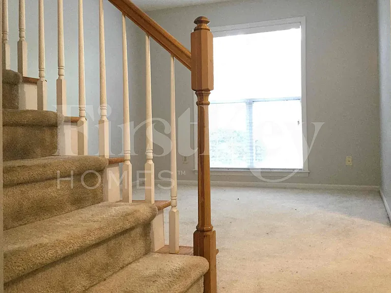 8102 Kingston Dr — Photo 3