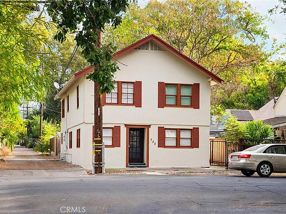 2nd image of 735 Pine St