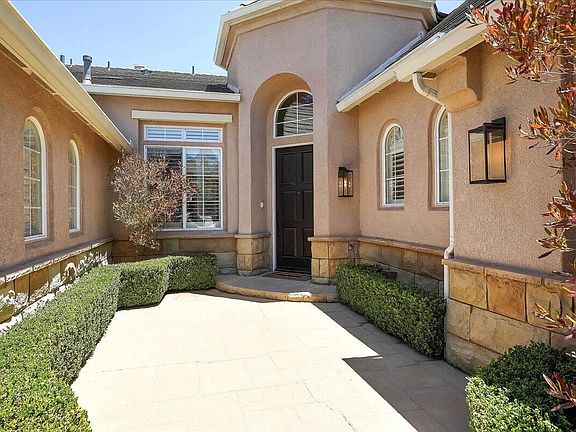 4th image of 276 King Daniel Ln