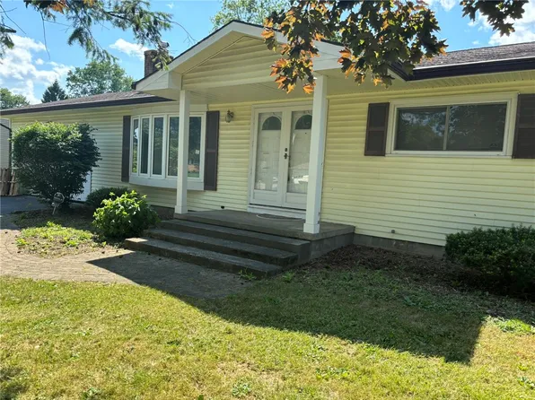 537 Pinnacle Rd, Rochester, NY 14623