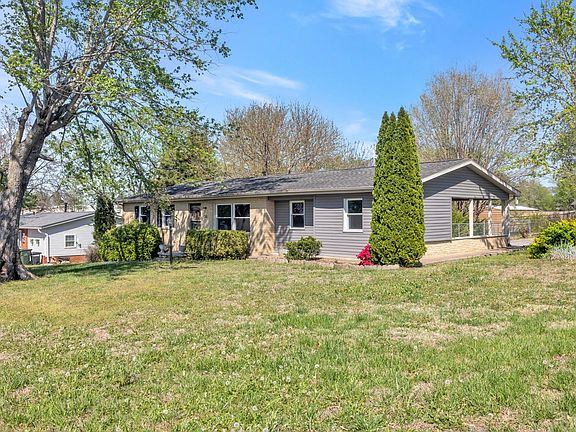 3rd image of 500 Blane Dr
