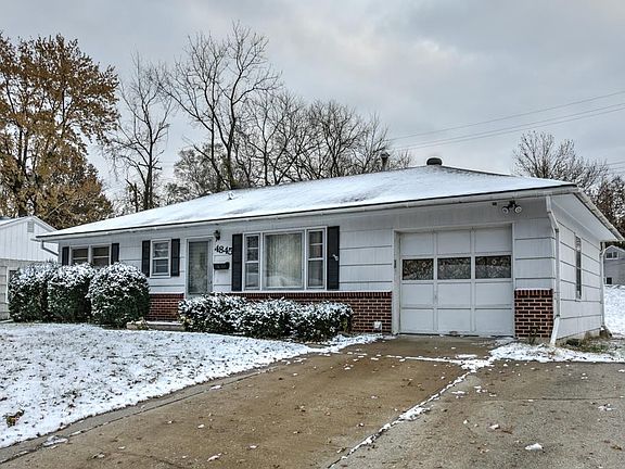 3rd image of 4845 Wood Ave