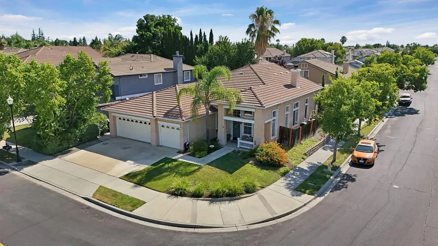 4 bed, 2.5 bath, 2344 sqft, $3,650 — Photo 1