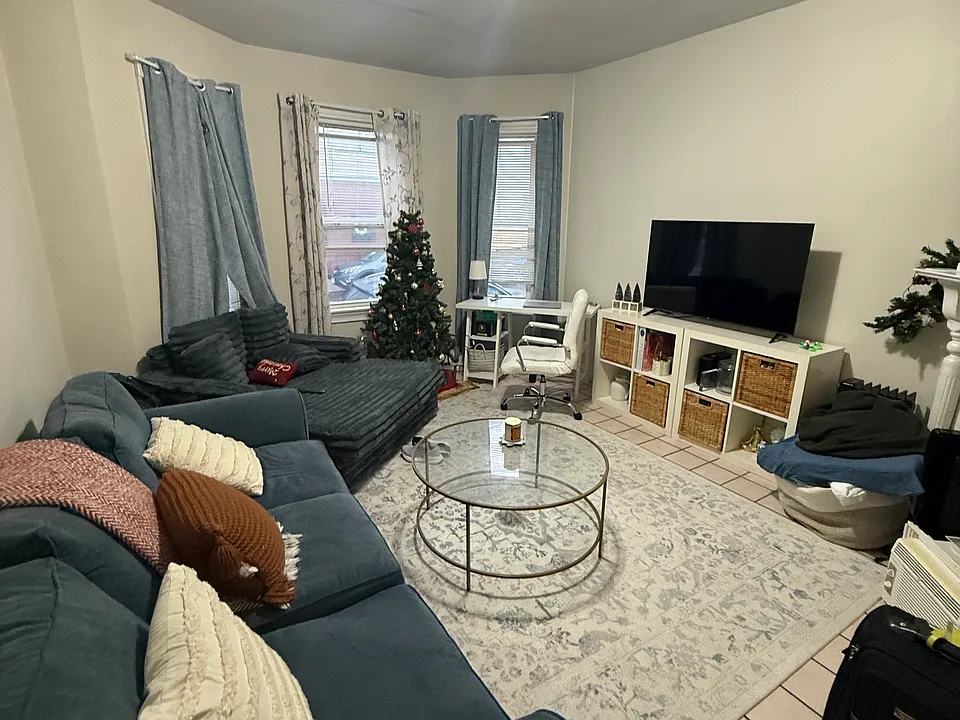 190 L St #1