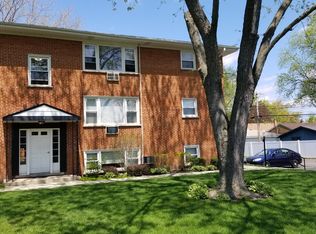 9-11 N Main St #1W, Mount Prospect, IL 60056