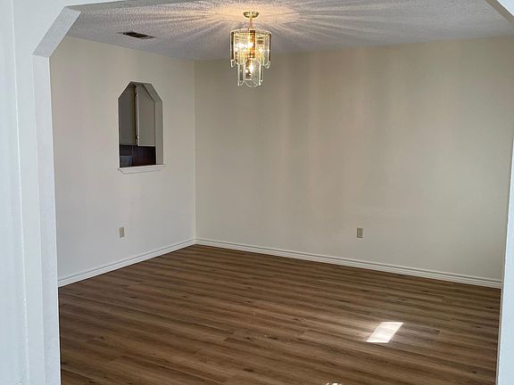 Formal Dining