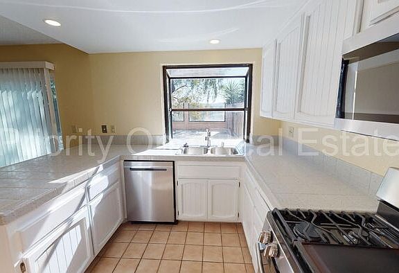 3rd image of 9547 High Park Ln