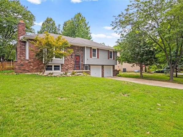 1113 SE 2nd Ter, Lees Summit, MO 64063