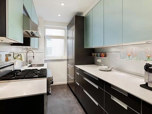 4th image of 880 5th Ave APT 6G