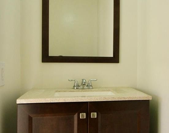 3rd image of 1323 S Carmelina Ave APT 212