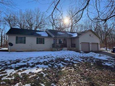 8956 Strawberry Ln, Dawson, IL, 62520