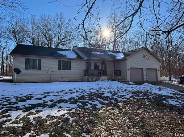 8956 Strawberry Ln, Dawson, IL 62520